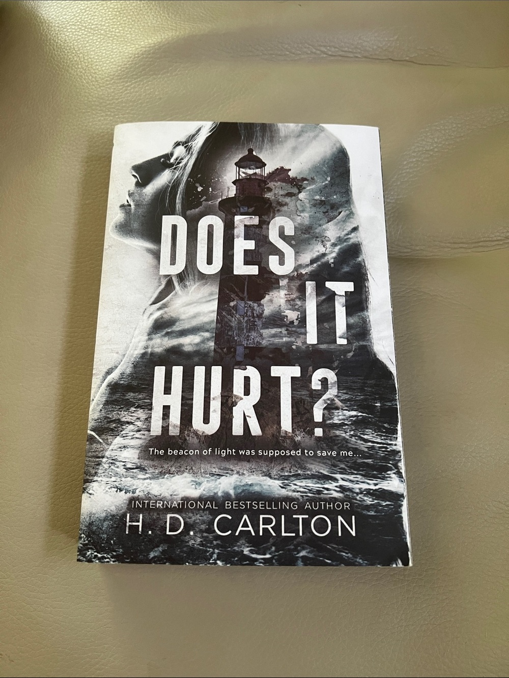 Does It Hurt? by H. D. Carlton - Black & White Dark Romance Paperback